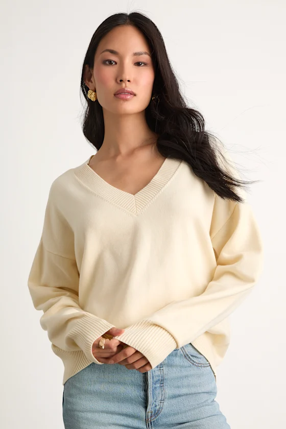 2716131_02_front_2025-08-12 Quinee Cream V-Neckline Oversized Sweater